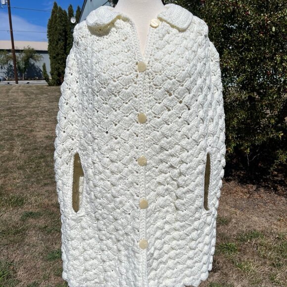 Vintage 70s White Crochet Handmade Pointelle Knit Cape Poncho Cottagecore Boho - Picture 2 of 6